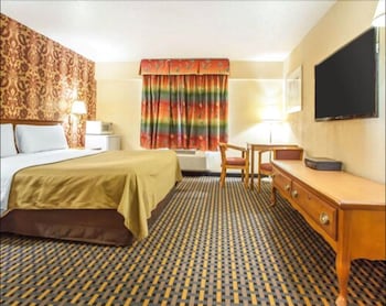 Room, 1 King Bed, Accessible, Non Smoking (Mobility)