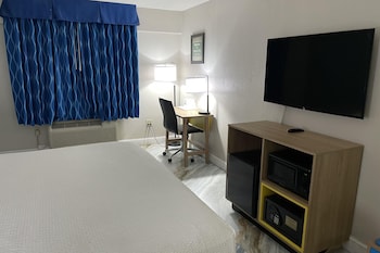 Room, 1 King Bed, Non Smoking