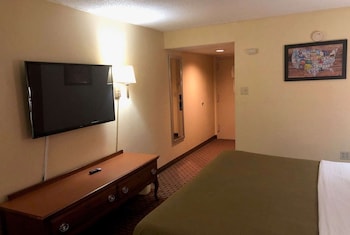 Room, 1 Queen Bed, Accessible, Smoking (Mobility)