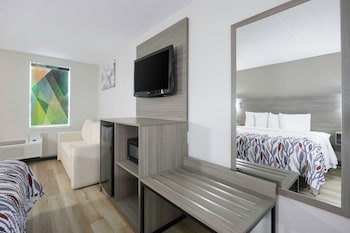Suite, 1 King Bed, Non Smoking