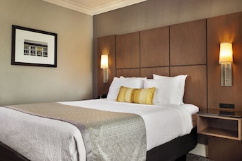 Standard Room, 1 Queen Bed, Non Smoking, Microwave