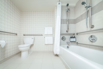 Room, 1 King Bed, Accessible, Bathtub
