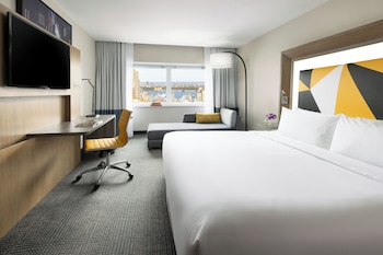 Superior Room, 1 King Bed (Hudson River View)