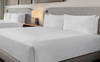 Room, Multiple Beds