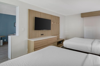 Suite, 2 Queen Beds, Non Smoking, Refrigerator & Microwave
