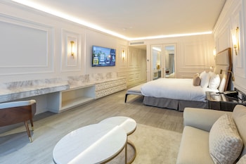 Grand Class Premium