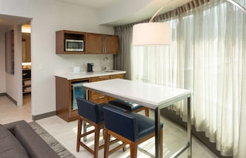 Room, 1 King Bed, Kitchenette