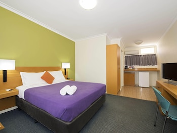 Standard Room, 1 Queen Bed