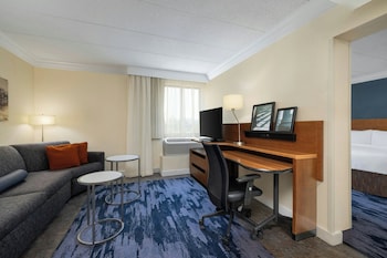 Suite, 1 King Bed with Sofa bed, Accessible Bathtub