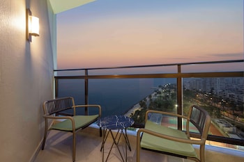 Room, 2 Twin Beds, Sea View