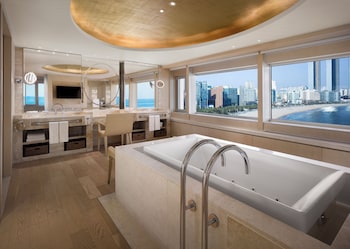 Presidential Suite, 1 Double Bed, Beach View