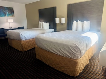 Standard Room, 2 Double Beds, Non Smoking, Refrigerator & Microwave