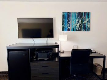 Standard Room, 2 Double Beds, Non Smoking, Refrigerator & Microwave