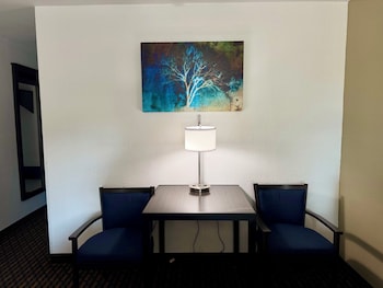 Standard Room, 2 Double Beds, Non Smoking, Refrigerator & Microwave