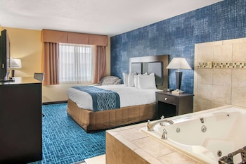 Suite, 1 King Bed, Non Smoking, Jetted Tub