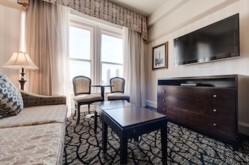 Junior Studio, 1 Queen Bed with Sofa bed, City View
