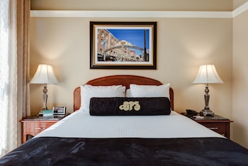 Suite, 1 Bedroom, City View (1 Queen and 1 Sofabed)