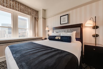 Suite, 1 Bedroom, City View (1 Queen and 1 Sofabed)