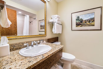Suite, Multiple Beds