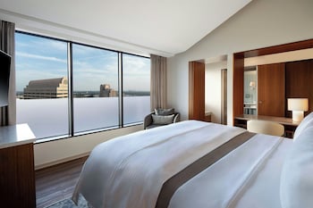 Club Room, 1 King Bed