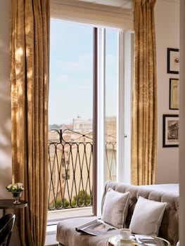 Room, Balcony (Prestige)