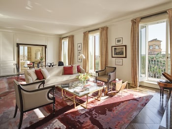 Presidential Suite (Villa Medici)