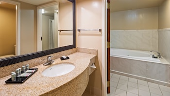 Standard Room, 1 King Bed, Non Smoking, Jetted Tub (Larger Room;with Sofabed)