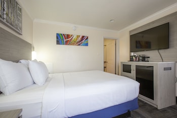 Standard Room, 1 Queen Bed
