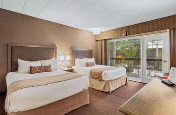 Standard Room, 2 Queen Beds, Refrigerator, Courtyard Area