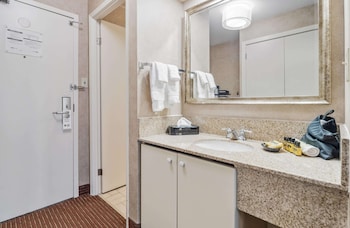 Standard Room, 2 Queen Beds, Non Smoking, Refrigerator