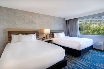 Room, 2 Queen Beds, Non Smoking (High Floor)