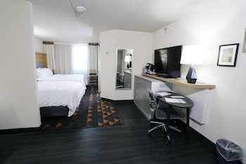 Standard Room, 2 Queen Beds, Accessible (Communications)