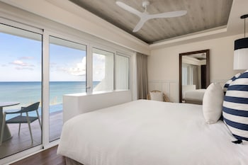 Preferred Club Bungalow Suite Ocean Front Swim Out King