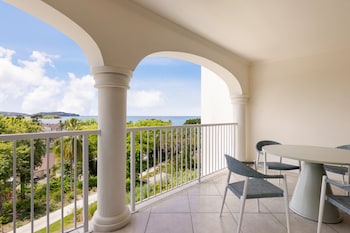 Preferred Club Master Suite Tropical View King