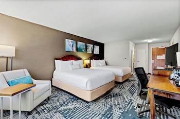 Room, 2 Queen Beds (Mobility/Hearing Access, Roll-in Shwr)