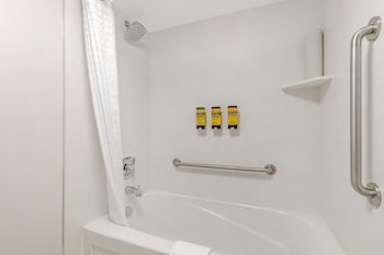 Standard Room, 1 King Bed, Non Smoking, Refrigerator & Microwave (with Single Sofabed)