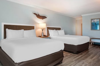 2 Queen Beds, Partial Ocean View, Balcony, No Smoking