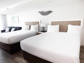 2 Queen Beds, Poolside Room, Accessible, No Smoking