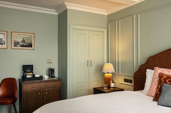 Deluxe Room, 1 King Bed