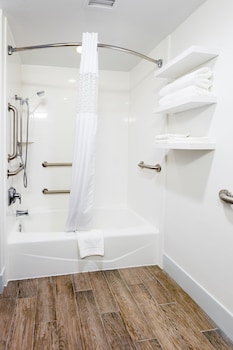 Room, 1 King Bed, Accessible