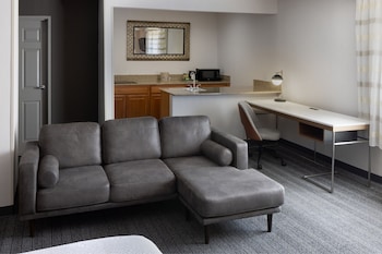 Studio, 1 King Bed, Hearing Accessible (Accessible Bathtub)