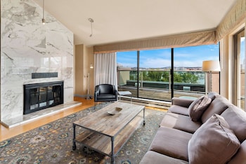Suite, Multiple Beds, Kitchen, Harbor View