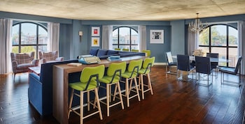 Suite, 2 Bedrooms, Accessible (Hearing)