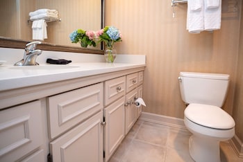Standard Room, 2 Double Beds, Refrigerator, Harbor View