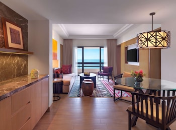 Regency, Executive Suite