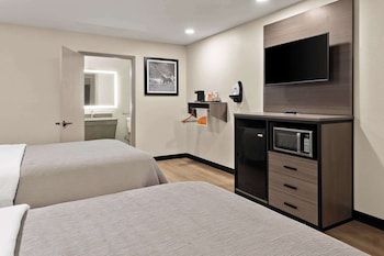 Room, 2 Queen Beds, Accessible, Non Smoking