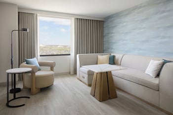 Larger Guest Room, 1 King Bed