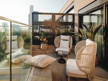 Luxury Room, 1 King Bed, Balcony
