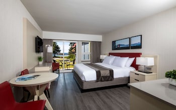 Standard Loft, 2 Queen Beds, Balcony, Ocean View (with Sofabed)