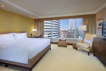 Premium Room (1 King Bed)